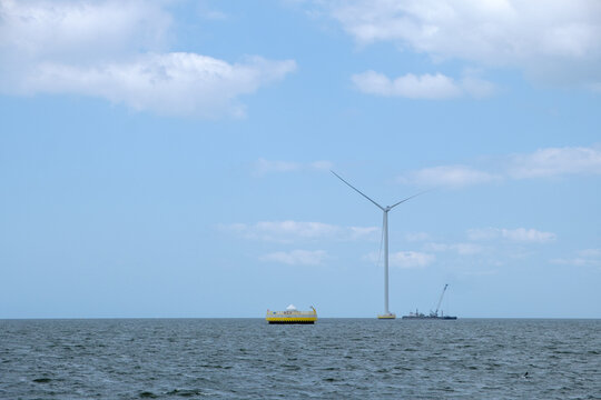 Build windmills in the IJsselmeer || Bouw windmolens in het IJsselmeer