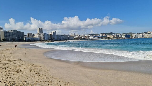 Playa de Riazor en A Coru&ntilde;a, Galicia
