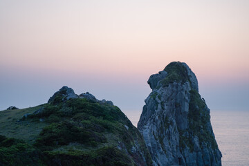 夕暮れ時の猿岩