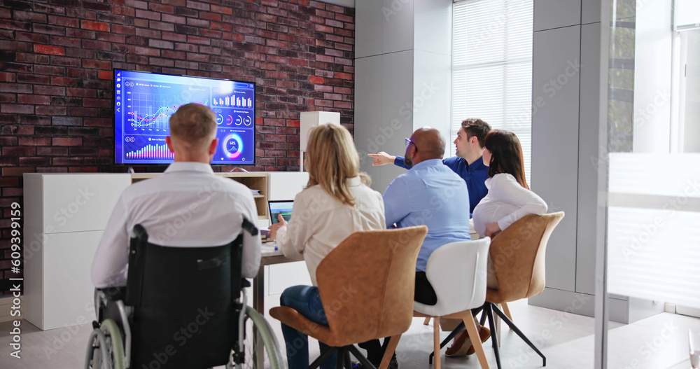 Poster Computer Data Analyst People Using Dashboard