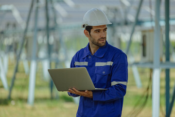 Fototapeta premium Renewable energy analyst conduct filed observations on solar farming to monitor and assess efficiency. Presenting findings and recommendations to supervisors, clients, investors for project approval