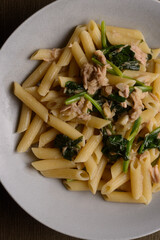 ツナとほうれん草のペンネパスタ