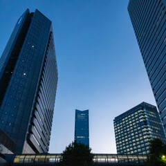 Fototapeta na wymiar 日没前の大阪ビジネスパーク（スクエア） 