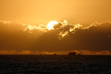Fototapeta na wymiar coucher de soleil en Bretagne