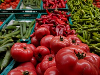 piles of tomatoes and other fresh vegetables that are sold in supermarkets, shopping for a month's needs for cooking