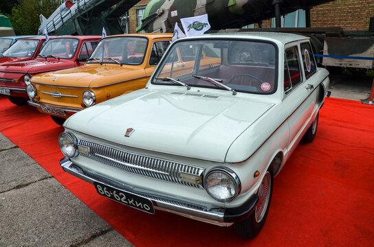 ZAZ-966 "Zaporozhets" 1969 - a budget subcompact car The design was created under the influence of the German NSU Prinz and the American Chevrolet Corvair