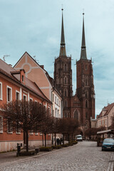 Obraz premium Old street to Wroclaw Cathedral