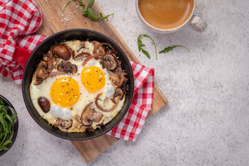 Fried egg, mushrooms and red onion. . Keto low carb diet breakfast