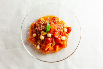 完熟トマトとモッツァレラチーズの冷製パスタ