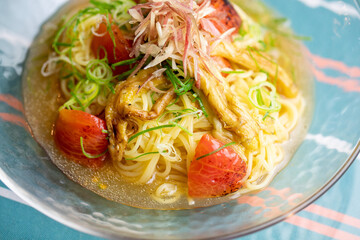 焼き茄子とトマトの和風冷製パスタ