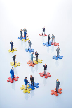 ビジネスマン人脈ネットワークイメージ