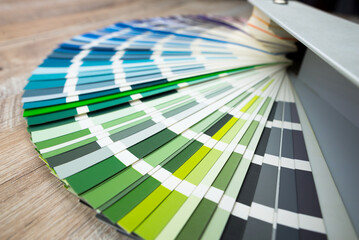 Colour samples decomposed in circle