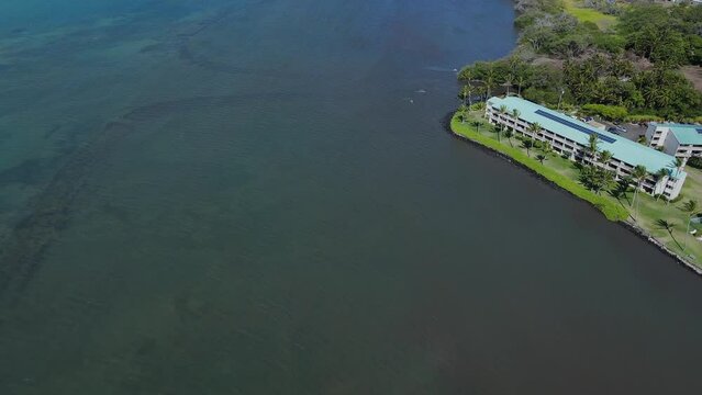 Submerged fishpond walls off south shore of Molokai reveal ocean heritage