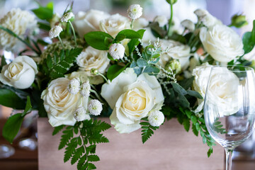 Obraz na płótnie Canvas White-themed tabletop decoration concept for weddings.