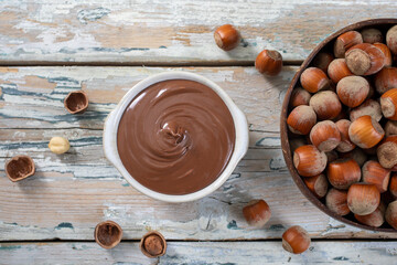 crema di nocciole spalmabile