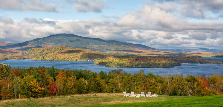 Beautiful fall foliage at Moosehead Lake - The Highlands - Maine