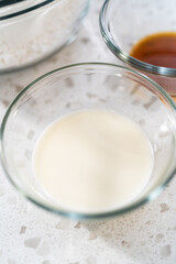 Simple vanilla bundt cake from box cake