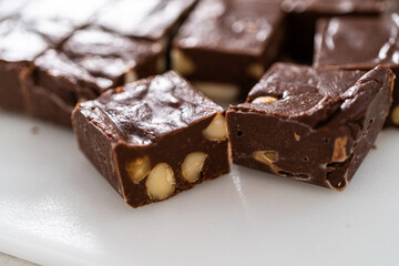 Chocolate macadamia fudge