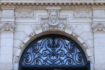 Obraz premium Amsterdam Royal Tropical Institute Building Fanlight and Sculpted Detail, Netherlands