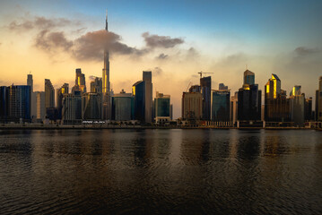 Obraz premium Dubai city skyline at sunset