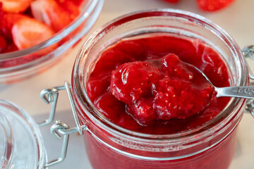 Preparation and preservation of strawberry jam in a glass jar