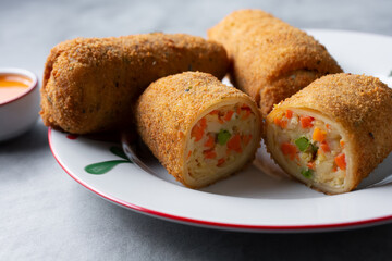 A view of a plate of risoles.