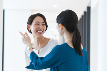 Obraz premium 日本人女性2人のポートレート