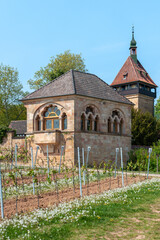 Hofgut und ehemaliges Kloster Geilweilerhof bei Siebeldingen. Region Pfalz im Bundesland...