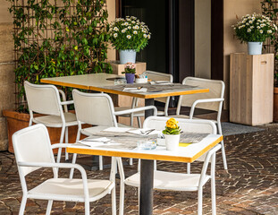 sidewalk restaurant in italy