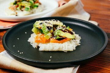 Sushi waffle is a recipe that has become quite popular. Cooking at home, salmon, cucumber