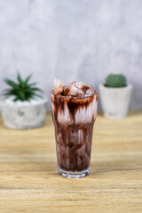 Cocoa mixed with fresh milk with ice