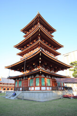 Fototapeta premium 奈良・薬師寺