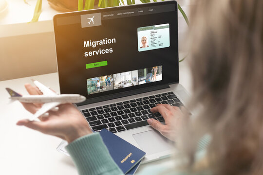 laptop with word migration service