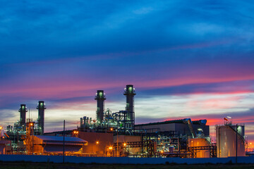 Fototapeta na wymiar Twilight scene of tank oil power plant