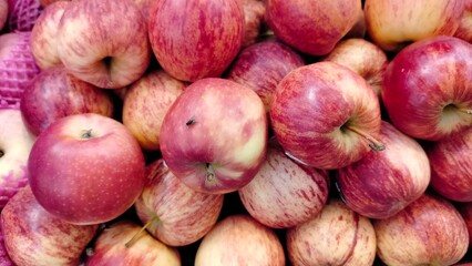 red apples in a market