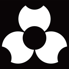 家紋です。三つ寄せ分銅といいます。