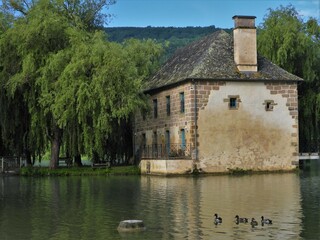 Moulin de Lissac sur le lac du Causse (Corrèze) - 610334721