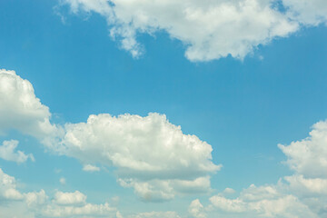 Obraz na płótnie Canvas Bright blue sky with clouds spring cloudscape backdrop