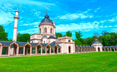 Fototapeta na wymiar Moschee im Schwetzinger Schlossgarten