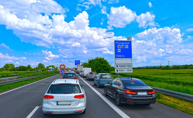 Stau durch Vollsperrung auf der A67 Mannheim Richtung Frankfurt bei Pfungstadt, Hessen