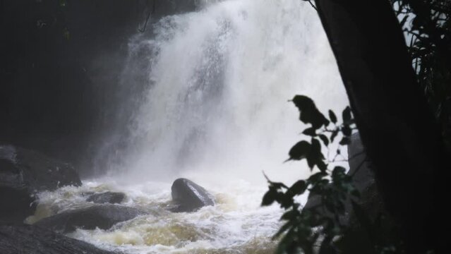 Neluwa Doowili Ella Falls. Sinharaja Forest Reserve. Sri Lanka. UNESCO.