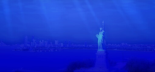 dystopian image that emulates the statue of liberty in New York submerged by the melting of the poles due to climate change