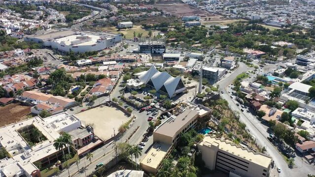 Church La Lomita, culiacan sinaloa, original name Parroquia Nuestra Se&ntilde;ora de Guadalupe, se encuentra en una loma desde cuyo mirador se tiene una maravillosa vista de la ciudad. En la d&eacute;cada de 1940