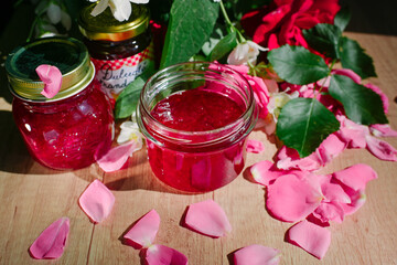Obraz na płótnie Canvas red currant jam in glass jar
