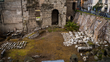 forum romanum rzym budowle włochy bolonia  morze