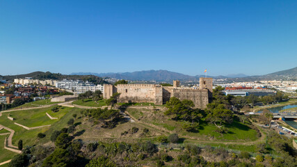Obraz premium vista del castillo de Sohail en el municipio de Fuengirola en la costa del sol de Málaga, Andalucía