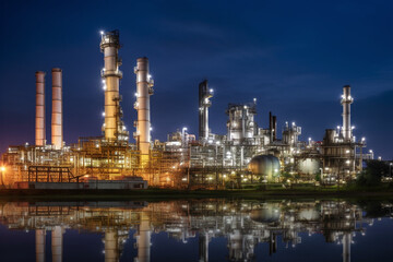 Obraz na płótnie Canvas Oil Refinery And Pipeline
