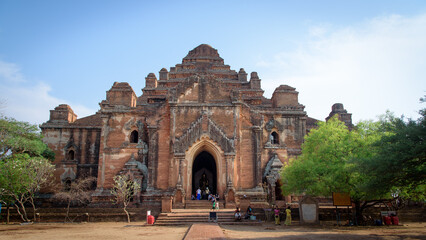 Fototapeta premium Visit the temple in Bagan, Myanmar