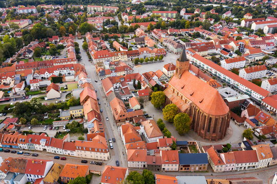Marienkirche Beeskow, Backsteinkirche, Luftaufnahme, Mark Brandenburg, Oder Spree, Spreewald, Lausitz, Deutschland, Europa