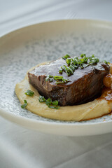 steak with mashed potatoes